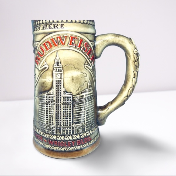 BUDWEISER 1981 VINTAGE CHICAGO COLLECTOR'S BEER STEIN - Picture 5 of 11